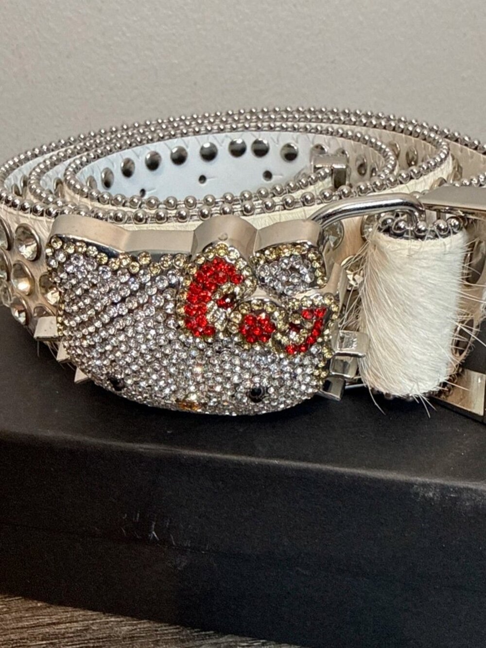 Stolen Arts Hello Kitty Rhinestone Belt White Pony Hair Crystal Y2K Size 38 Box